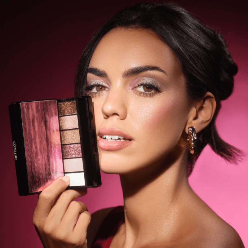 Glittery Eyeshadow Palette 4 thumbnail 3