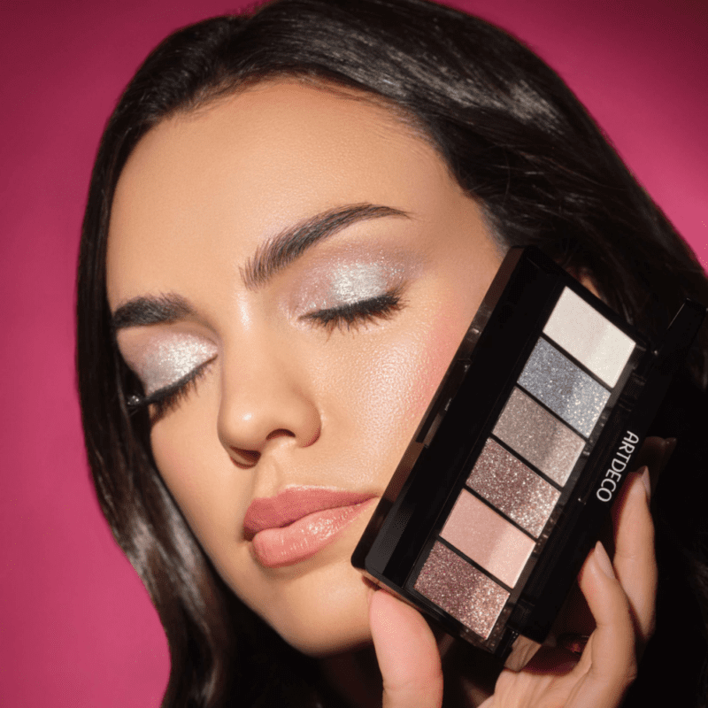 Glittery Eyeshadow Palette 5 thumbnail 3